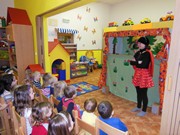 Divadlo Koloběžka - Na návštěvě v Broučkově